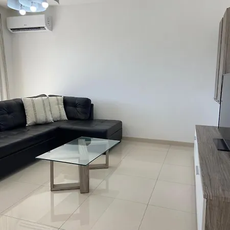 Stjulians Juel Apartman San Ġiljan
